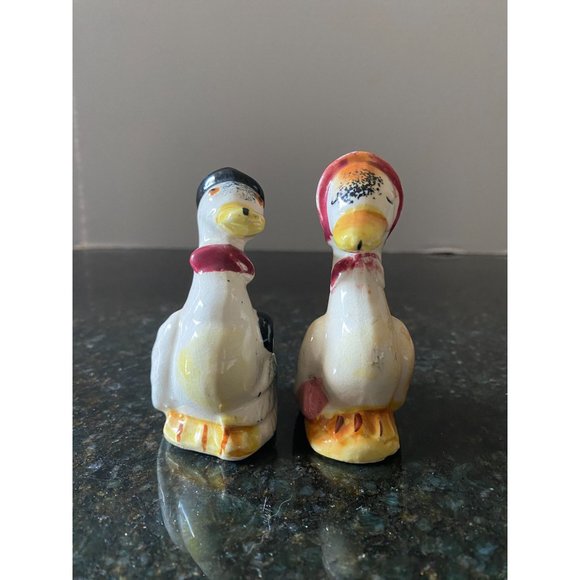 Vintage 4" Mom and Dad Duck Salt and Pepper Shaker, Cork Stoppers, Japan - Picture 2 of 7